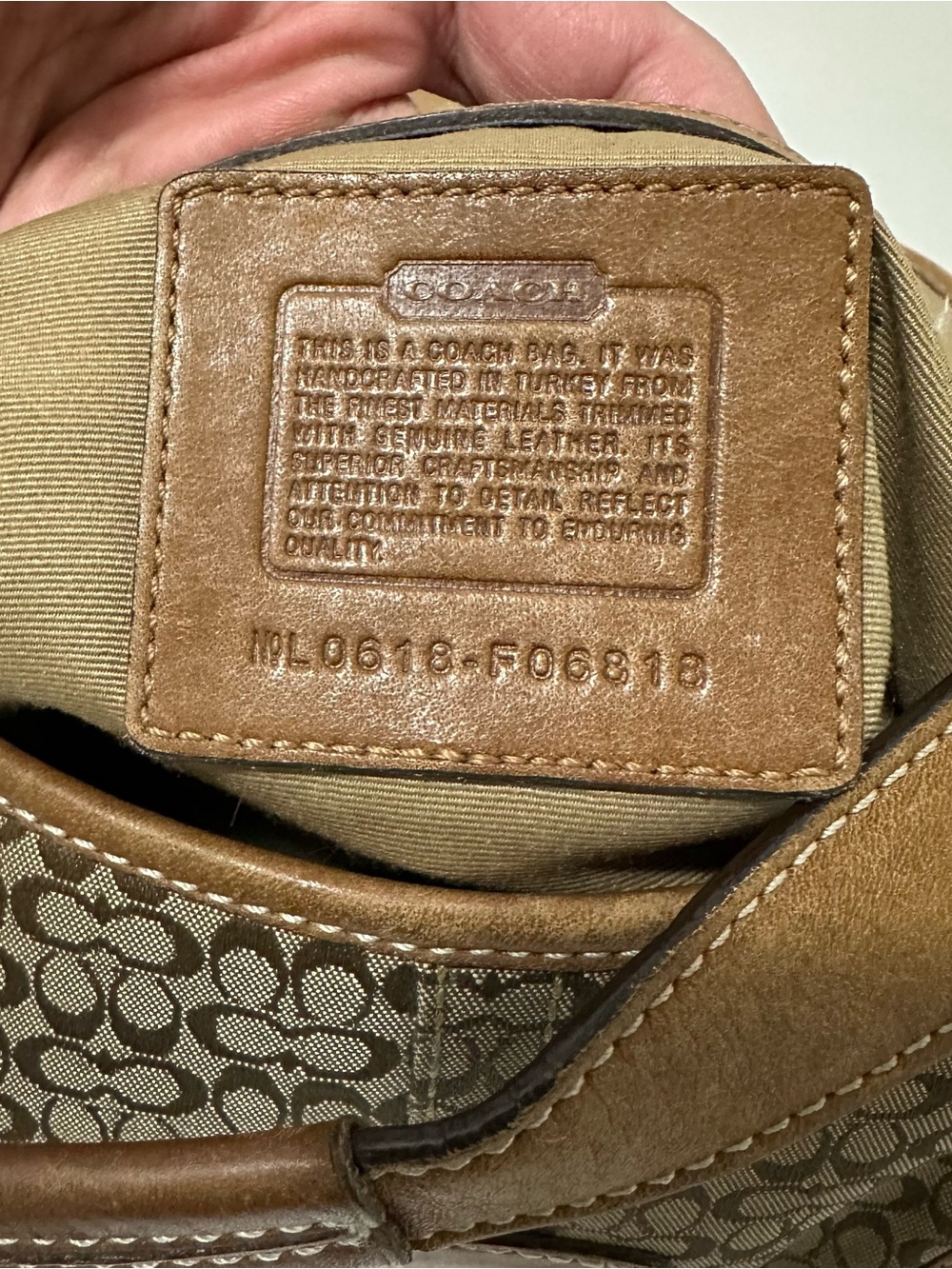 Vintage Coach Soho Signature Jacquard Shoulder Bag with Tan Leather Trim - Picture 8 of 8
